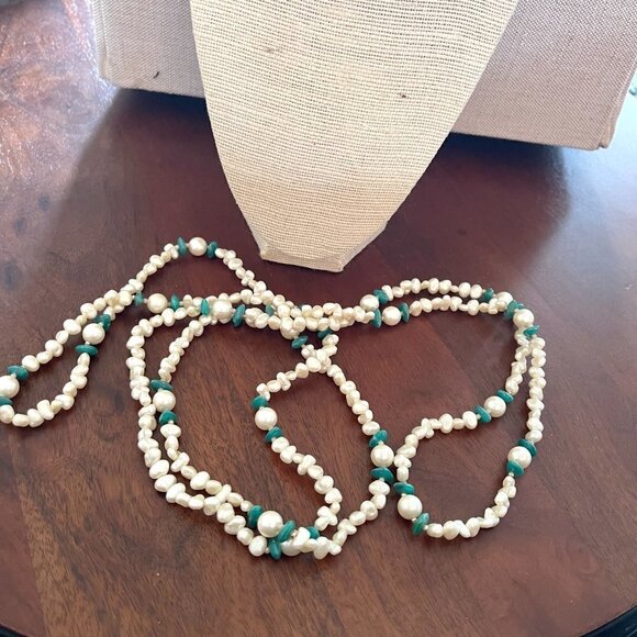 Long Imitation Pearl and Turquoise Beaded Necklace - Picture 8 of 9
